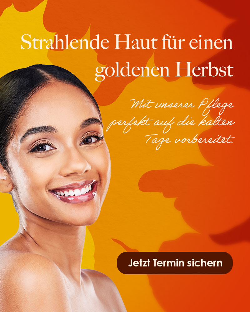 rau mit glatter Haut vor orange-rotem Hintergrund mit herbstlichen Blattformen, Text 'Glänzende Haut für eine goldene Zeit' und Button 'Jetzt Termin sichern'.